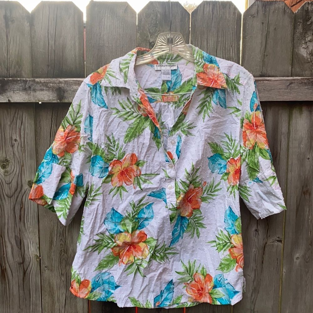 Cathy Daniels floral top sz. L